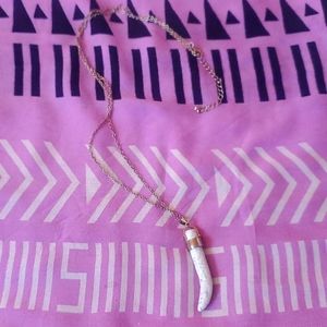 Howlite horn statement necklace